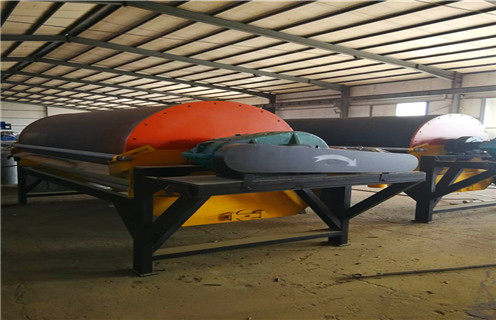 水选褐铁矿磁选机，四川水选褐铁矿磁选机_四川水选褐铁矿磁选机发展工作视频皮带及结构价格